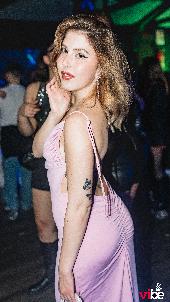 VIBE-LOW RED - 12/04/2025